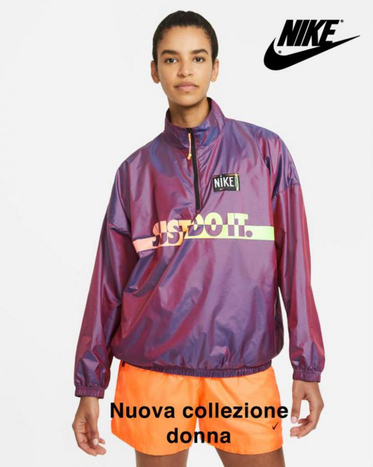Nuova collezione donna . Nike (2021-06-07-2021-06-07)