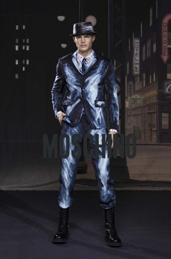 Moschino Fall 2021 Menswear . Moschino (2021-05-26-2021-05-26)