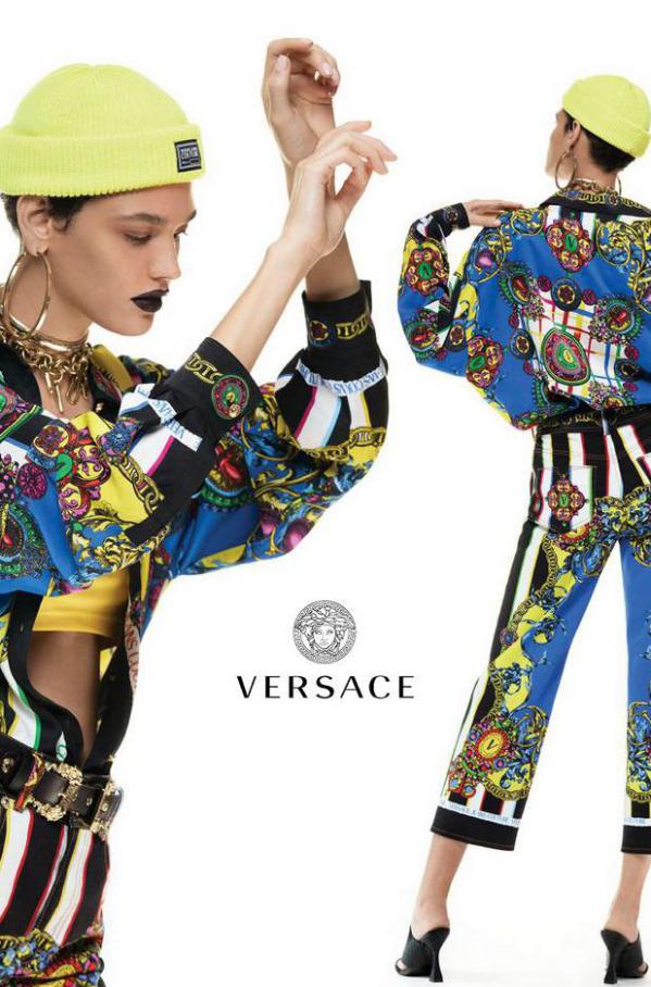 Versace Jeans Couture. Versace (2021-10-04-2021-10-04)
