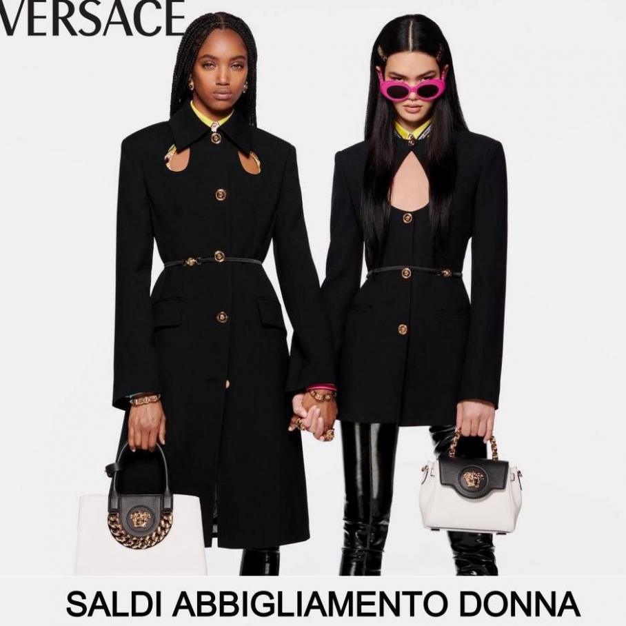 SALDI ABBIGLIAMENTO DONNA. Versace (2022-01-24-2022-01-24)